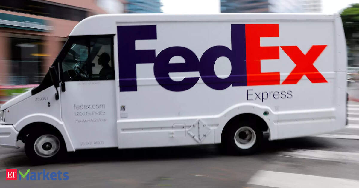 FedEx shares pop on hefty profit beat, UPS customer wins