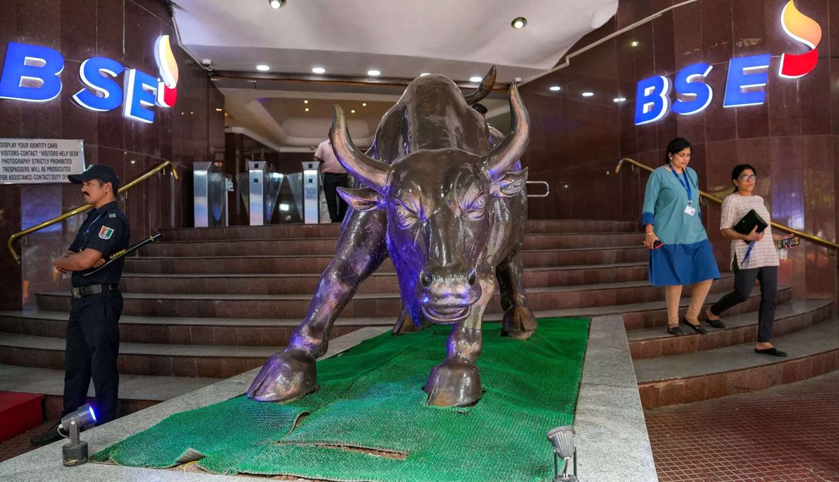 sensex today: ETMarket Watch: Sensex, Nifty rise 1% on back of encouraging GDP data | The Economic Times Podcast