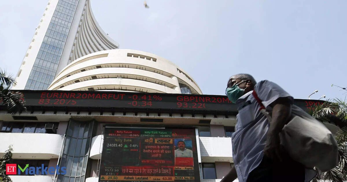 Sensex extends losing run to 2nd day, slides 536 pts; Nifty below 21,550 ahead of Fed minute