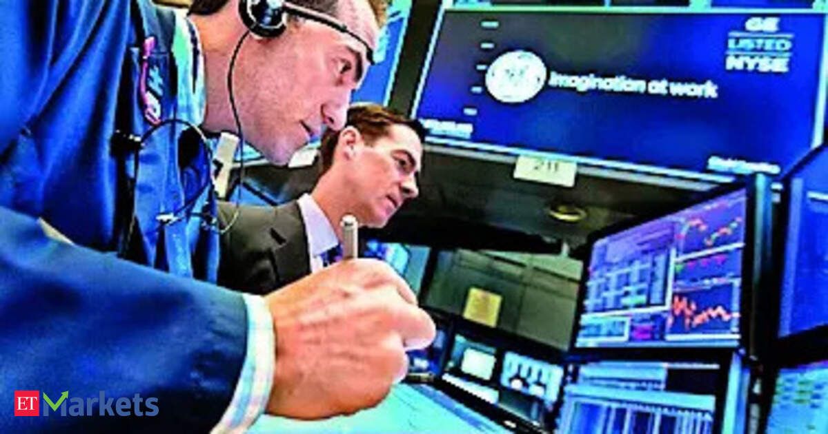S&P 500, Nasdaq end higher as tech strength outweighs Fed concerns
