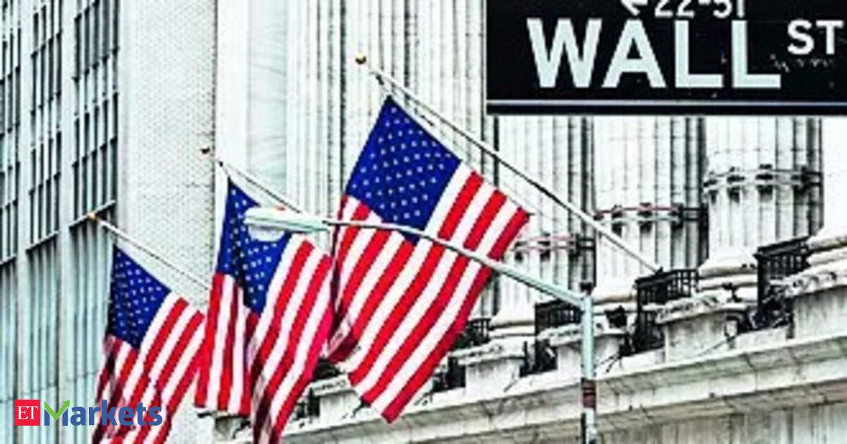 US stocks open higher as investors focus on trade, key jobs data