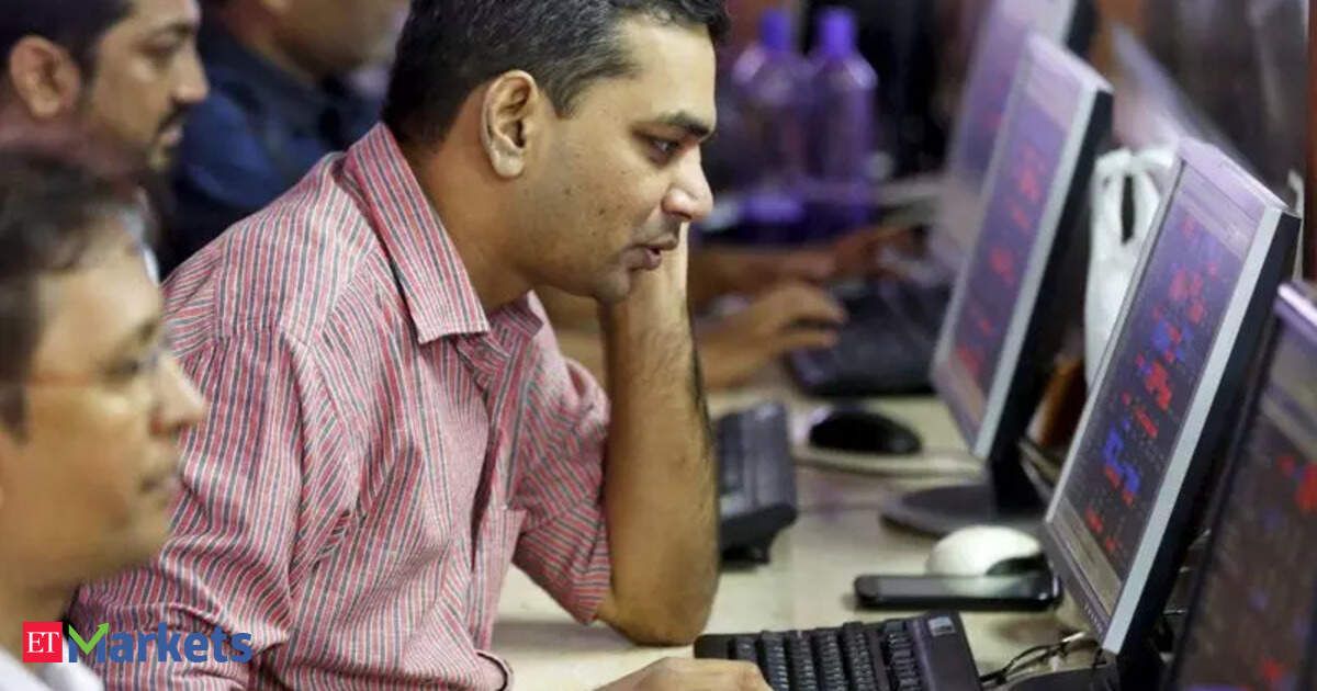 IRCTC shares  fall  2.71% as Nifty  drops