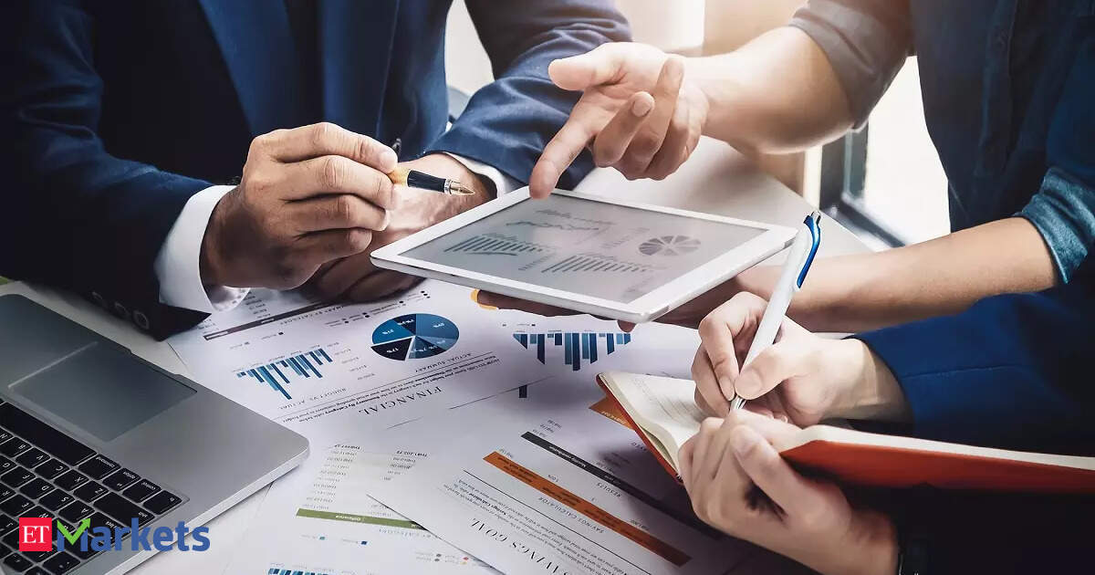 Technical Breakout Stocks: How to trade Tata Motors and Kalpataru Projects which hit fresh 52-week highs Technical Breakout Stocks: How to trade Tata Motors and Kalpataru Projects which hit fresh 52-week highs