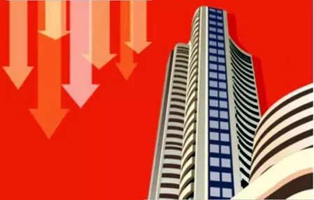 ET Market Watch: Why markets fell today – Tariff fears, FII selling hit Sensex, Nifty | The Economic Times Podcast