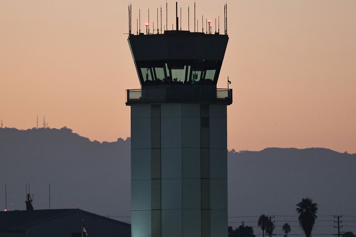 016a8cec 251023 Air traffic control tower aa 302 950ab7