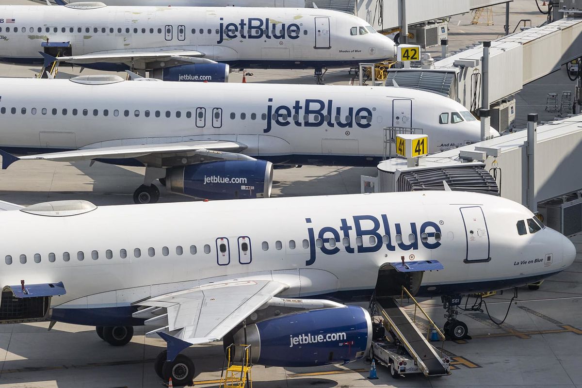 09176b6f 250408 jetblue mn 0945 ebab01