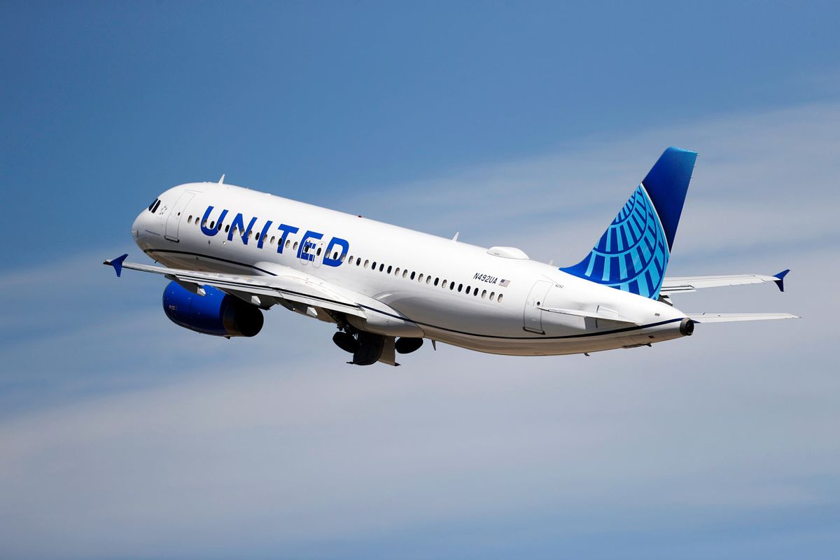 0b9510e1 231018 united airlines se 255p b92091