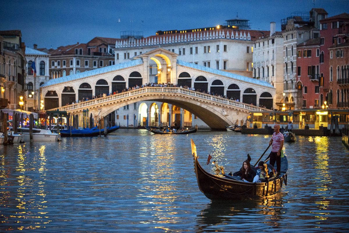 0c7e54cf 250702 venice italy rialto bridge gondola 2024 ac 1129p 76ebd4