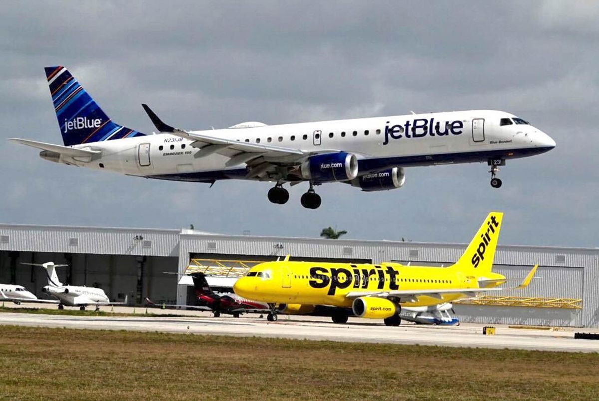U.S. airlines cut growth plans in a bid to stem profit-eating fare discounts 1 2f13c0e3 240729 ft lauderdale airport al 1450 fc0673