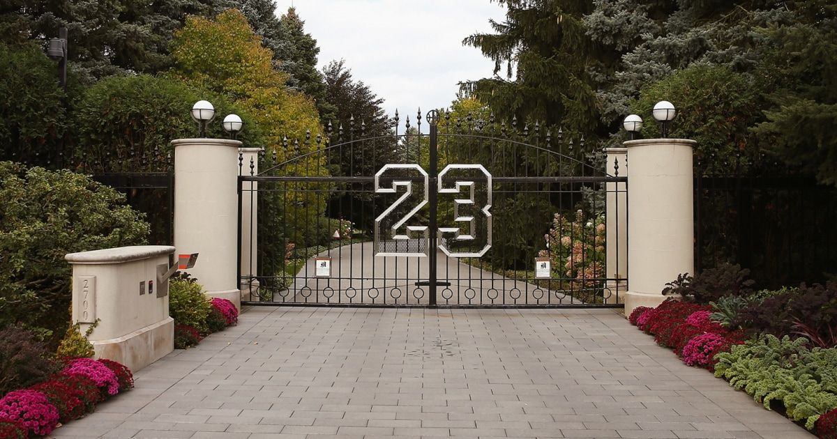A basketball fan’s dream vacation: Michael Jordan’s onetime Chicago mansion listed on Airbnb