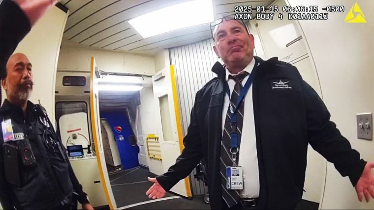 Video shows Southwest pilot taking sobriety test on jet bridge before DUI arrest 1 Pilot David Allsop
