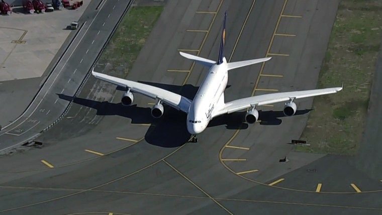 Mesa Airlines Flight was forced to halt landing to avoid collision with a departing plane 1 4440c9ac 1676465479632 tdy news 7a costello faa 230215 1920x1080