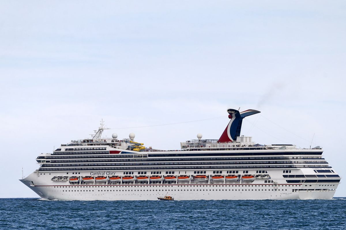 U.S. Coast Guard searches for man missing from Louisiana cruise ship 1 45d101d3 231114 carnival glory mn 1035 81b38b