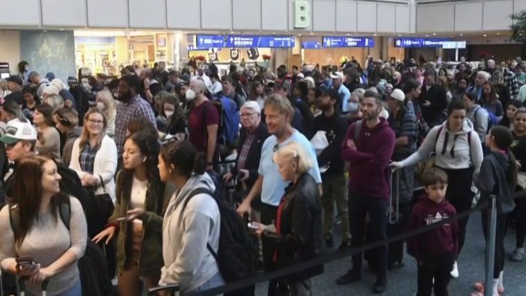 Travelers are getting out of town earlier for Thanksgiving this year 1 59e9b52d 1669121045888 now mnn thanksgiving travel 221122 1920x1080 rztb5g