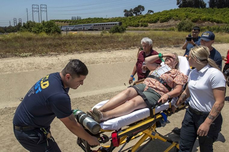 Amtrak train derails in Moorpark