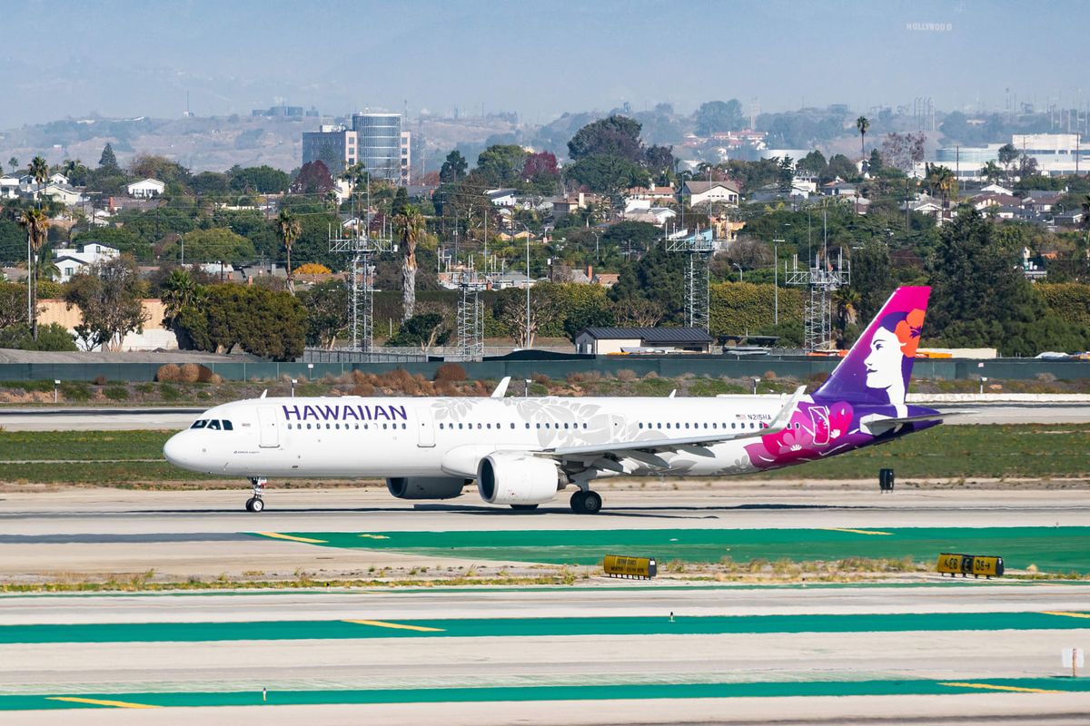7 injured when Hawaiian Airlines flight hits turbulent skies on way to Sydney 1 5cafae82 230703 LA Hawaiian Airlines 2022 ac 558p 6f9cf3