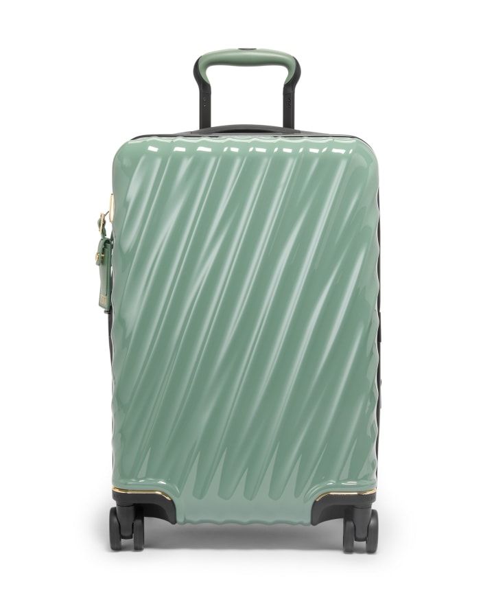 41+ top travel accessories on sale for Black Friday 9 Tumi 19 Degrees International Expandable 22-Inch Spinner Carry-On Bag