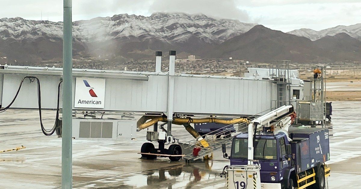 FAA reopens El Paso airport hours after saying it was grounding flights for 10 days FAA reopens El Paso airport hours after saying it was grounding flights for 10 days