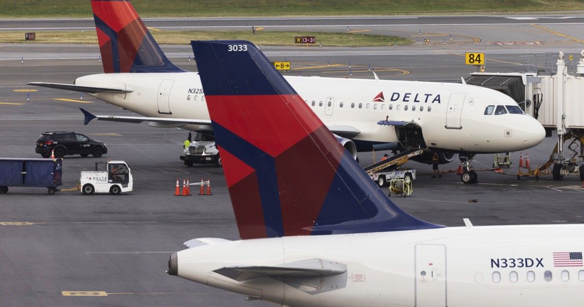 Delta says Hollywood, auto strikes are denting business travel
