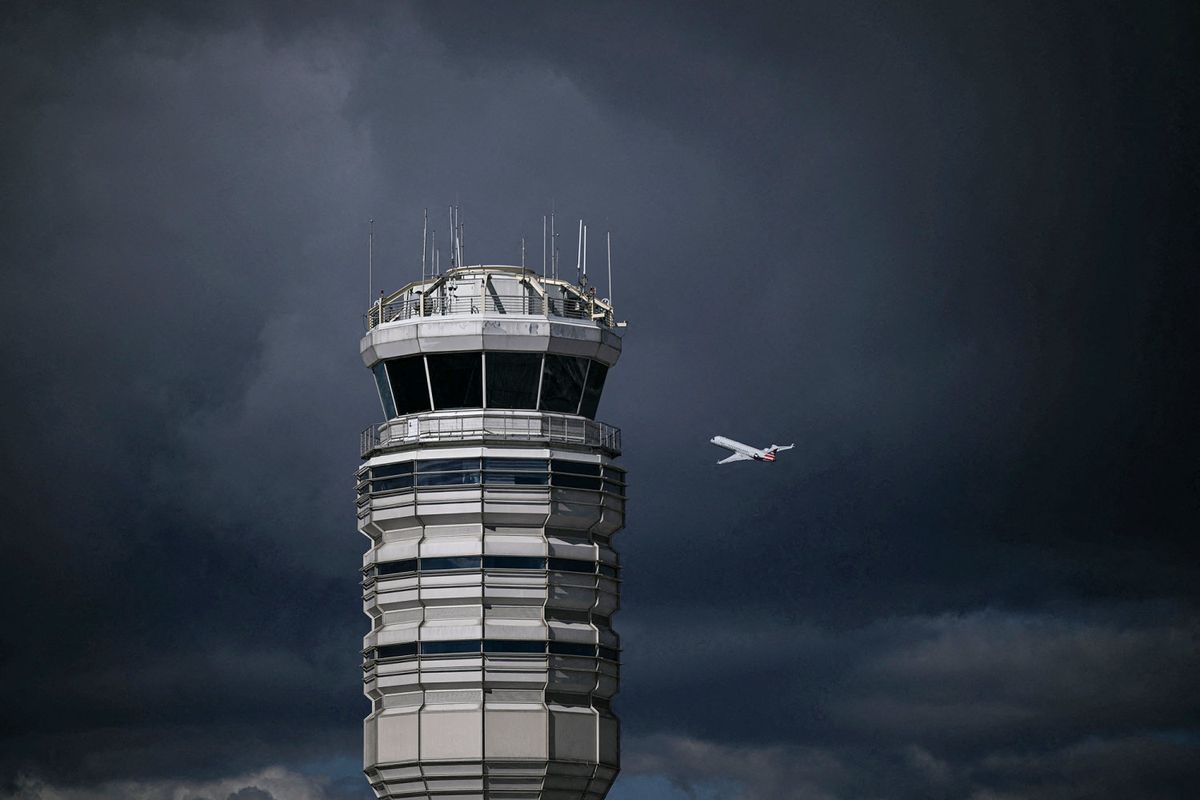 74e03d04 251009 air traffic control tower vl 200p 9024c1