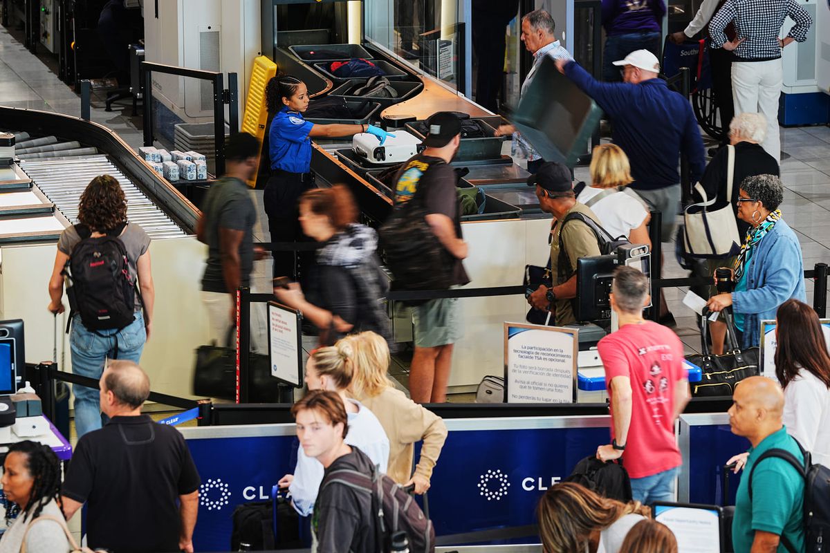 Flight delays pile up as government shutdown enters second month 1 98e5d494 251007 airport shutdown delays se 437p bb7f6a
