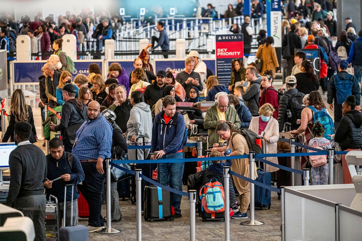 Travelers are hunting harder for bargains — or taking the bus 1 aa493934 241128 airport ch 0918 59a072