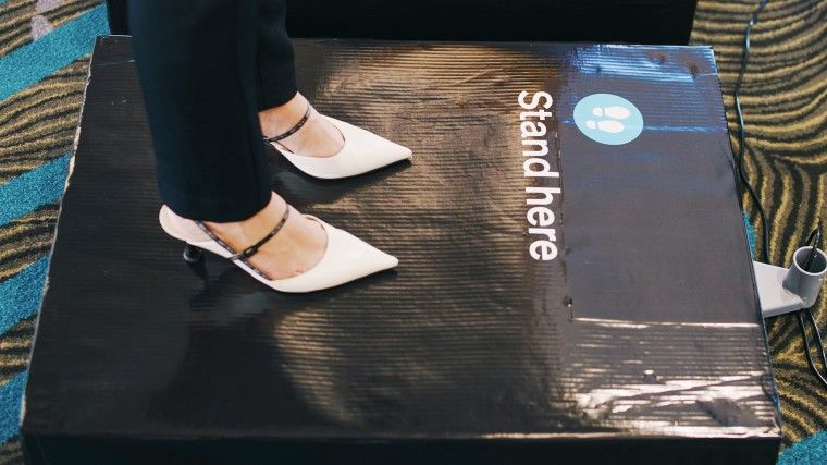 An airline is asking passengers to weigh in before their flights 1 New Zealand's national airline is asking people to step on the scales before they board international flights. Air New Zealand says it wants to weigh 10,000 passengers as part of a monthlong survey to better estimate the weight and balance of its planes.