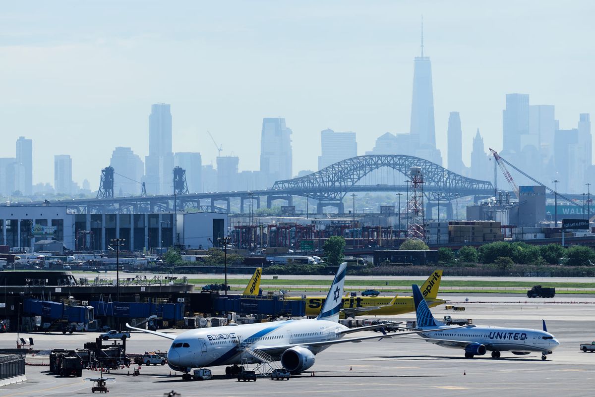 c1c7113e 250512 newark airport vl 917a 0f48ad