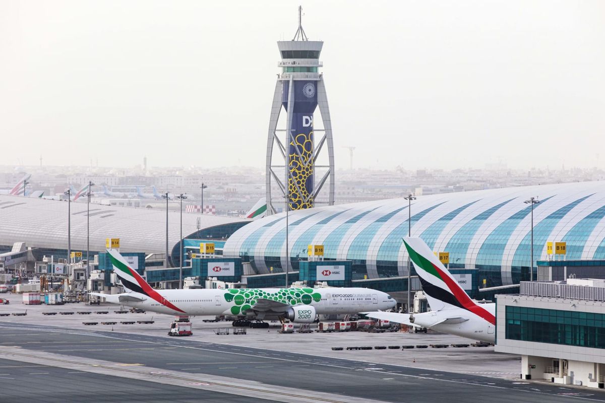 c1e69509 230807 dubai airport mb 1454 f14b0c