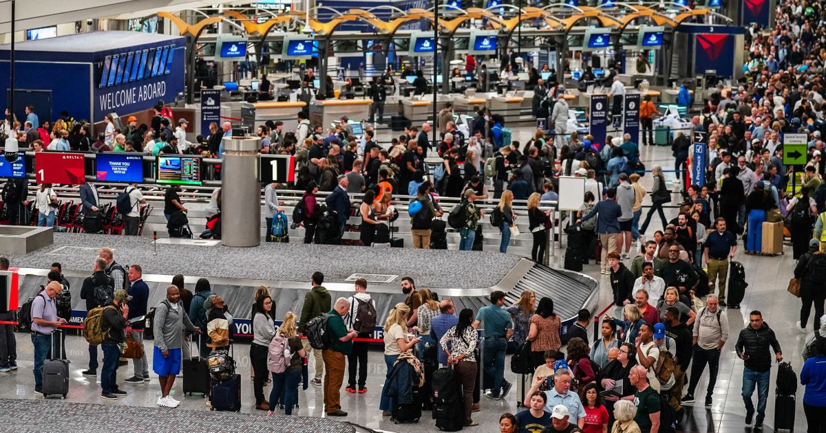 Senate Republicans believe they have a solution to reopen DHS and end airport chaos Senate Republicans believe they have a solution to reopen DHS and end airport chaos
