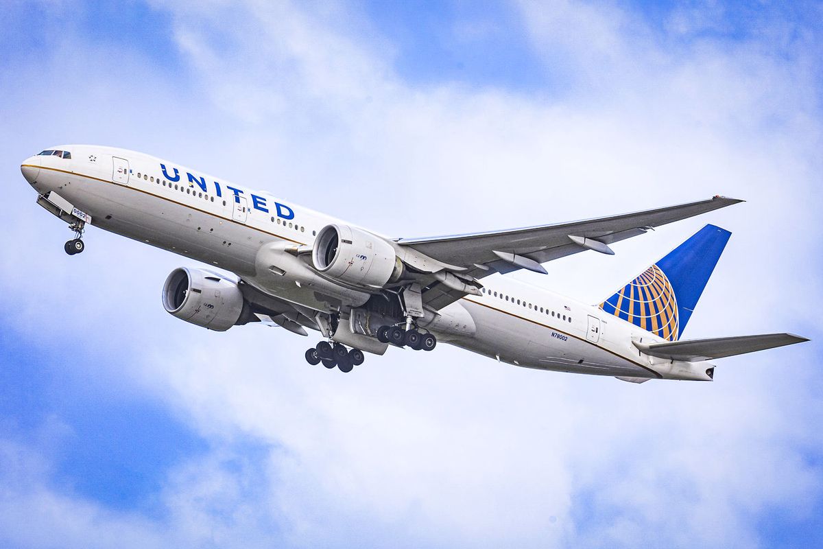 e810b227 240309 united airlines ch 0937 588380