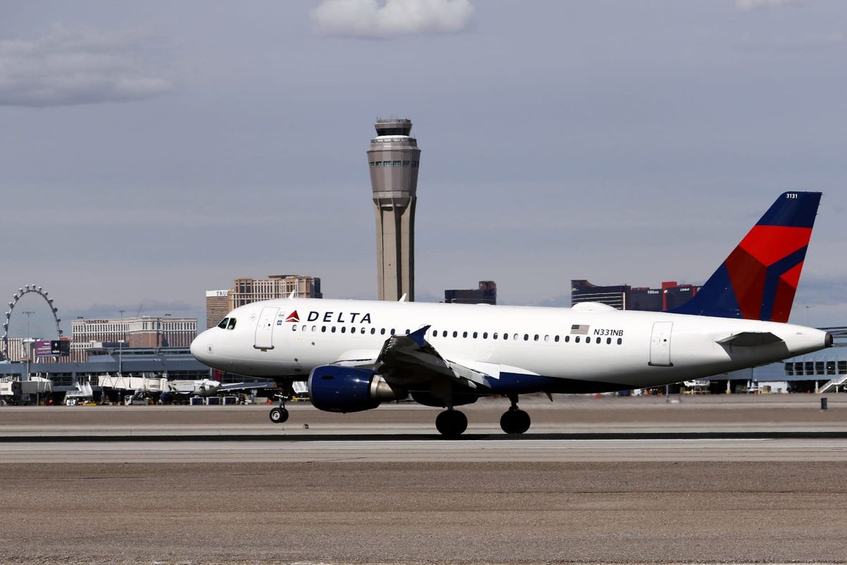 Delta passengers fall ill while stuck on tarmac for hours during blistering Las Vegas heatwave 1 f63e5a95 230719 delta air lines al 0911 c73dbe