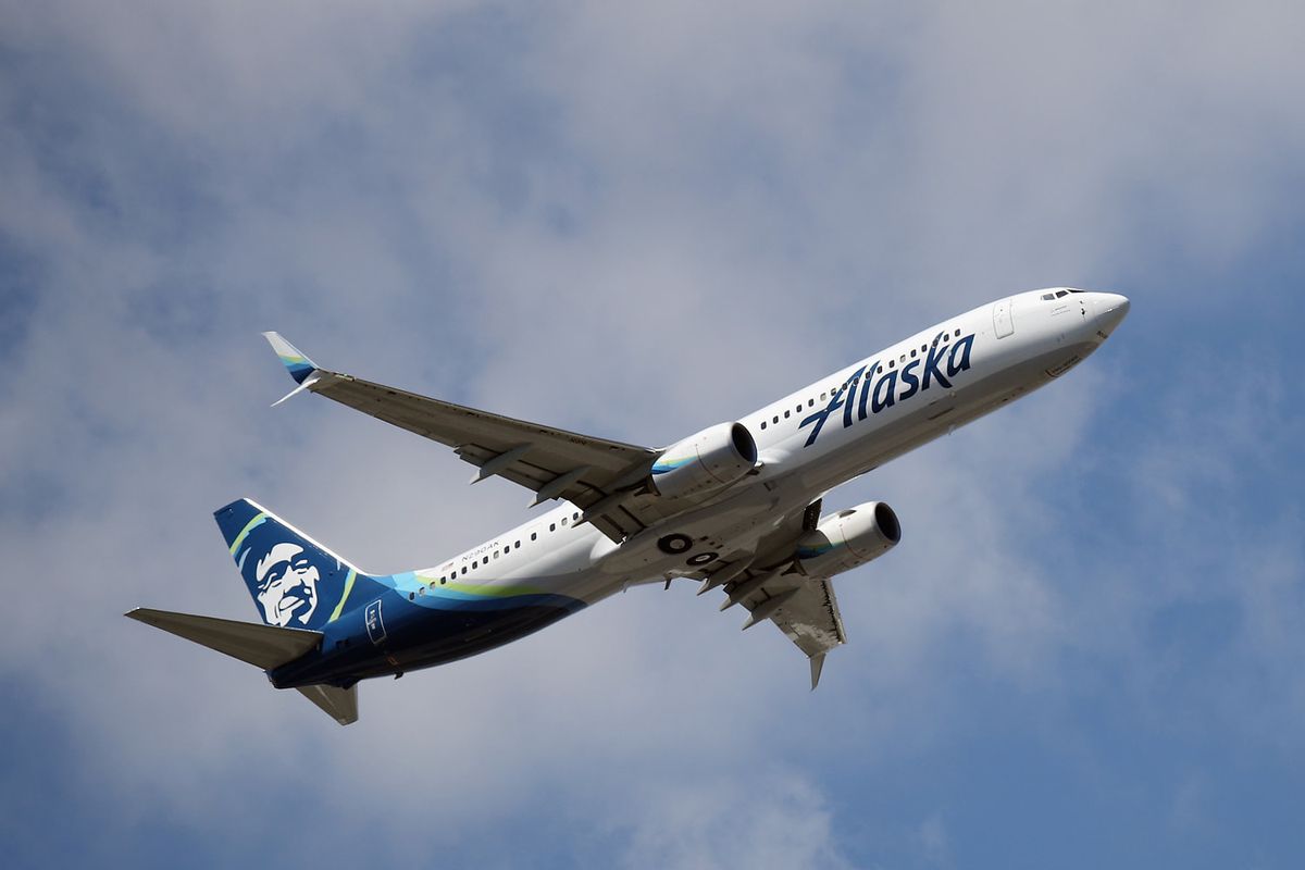 Passengers sue Alaska Airlines over off-duty pilot's engine shutdown 1 feca2b60 231103 alaska airlines al 0634 599afd