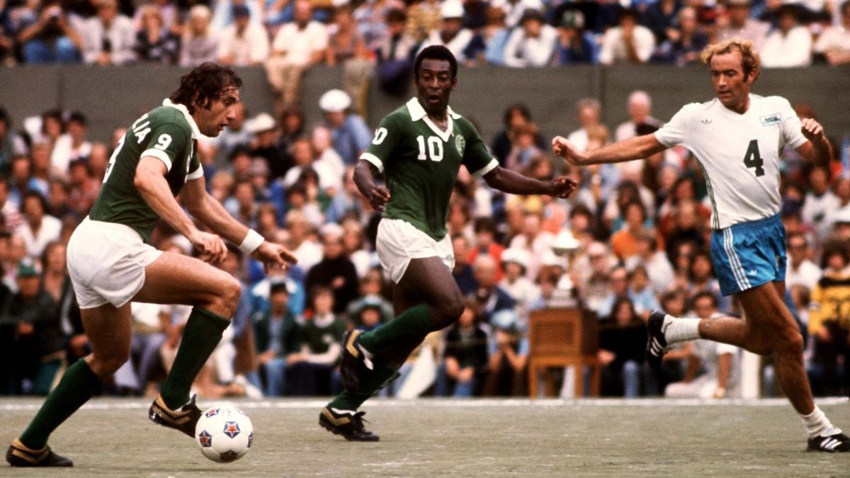 Pelé's final hurrah at New York Cosmos helped spark 'sporting revolution' across North America | CNN 2 Pelé opened the door for more superstars to play in the US.