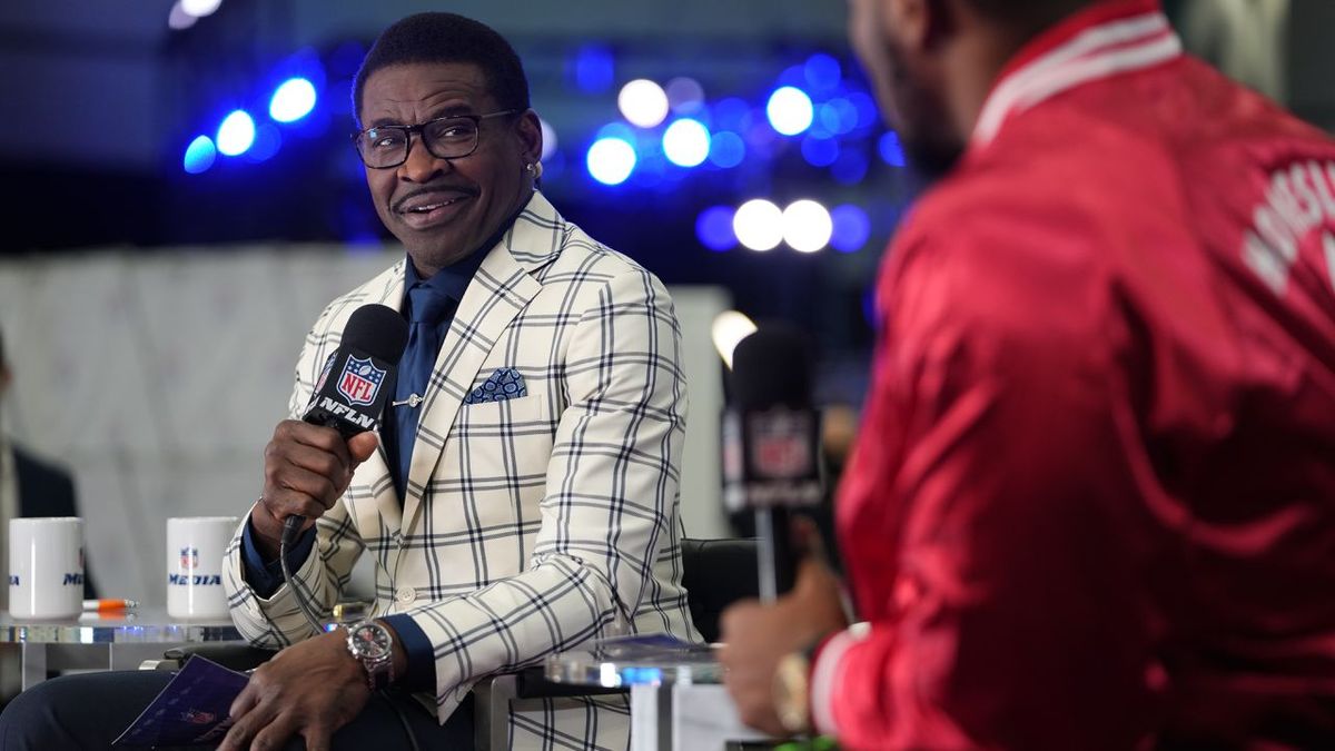 Lovie Smith said the NFL had 'a problem' about Black coaches. A year later he was fired and the league is being criticized yet again about its lack of diversity | CNN 4 Irvin speaks on media row ahead of Super Bowl LVI on February 10, 2022 in Los Angeles.