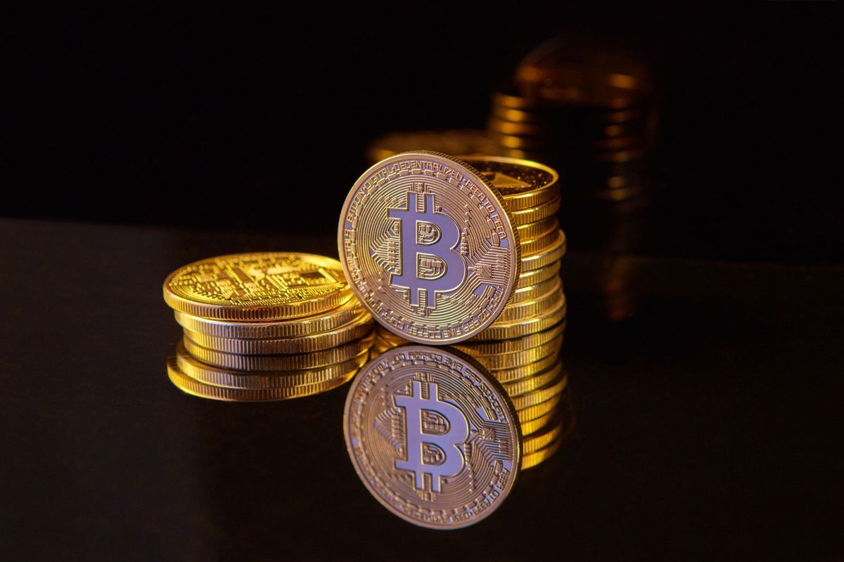 BlackRock’s Bitcoin ETF Nears 200K BTC, Passing Michael Saylor’s MicroStrategy