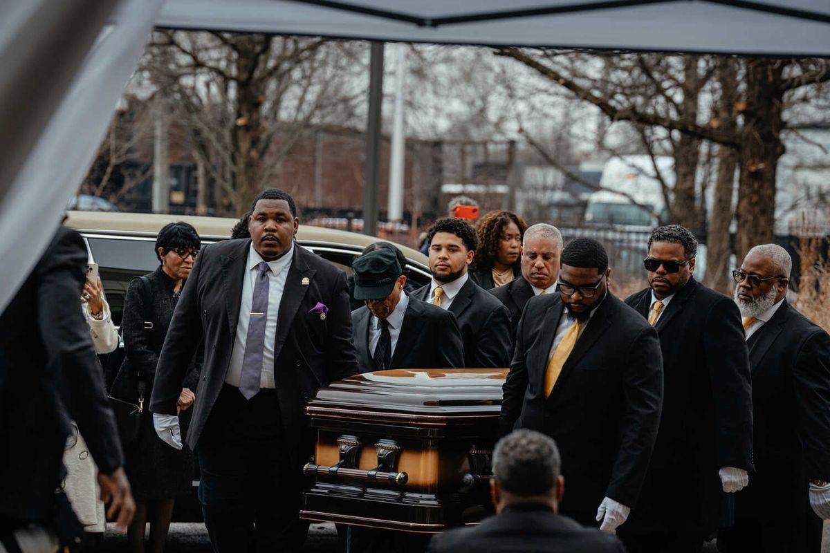 Video: Former Presidents Speak at Jesse Jackson’s Memorial 1 Men in dark coats carry the casket of the Rev. Jesse Jackson.