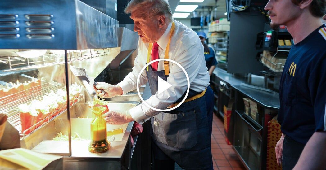Video: Trump Cooks and Serves Fries at a McDonald’s in Pennsylvania Video: Trump Cooks and Serves Fries at a McDonald’s in Pennsylvania