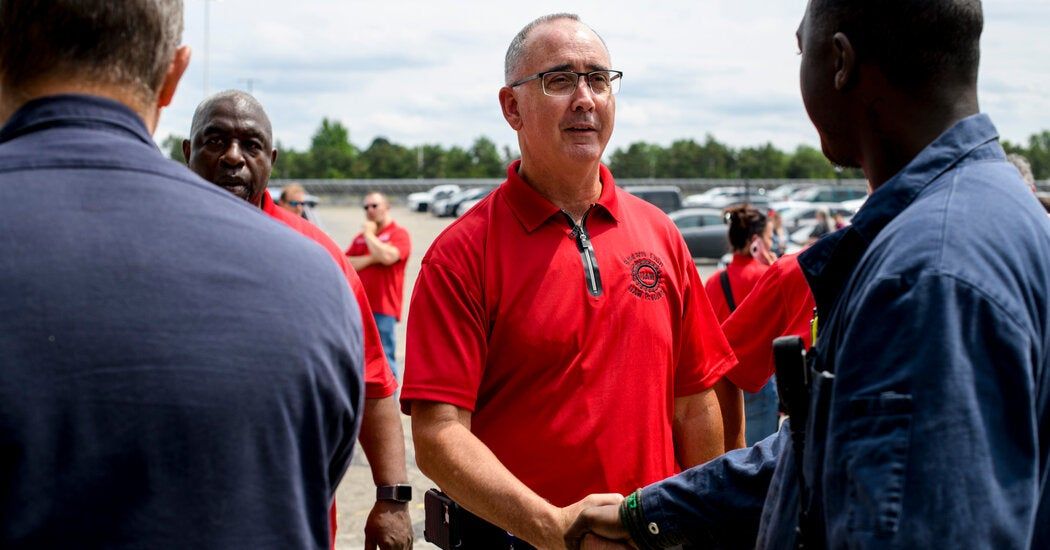 Autoworkers Vote to Authorize Strikes if Negotiations Fail