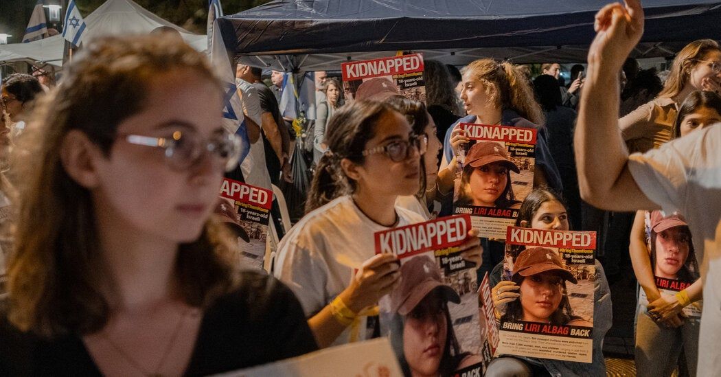 U.S. Advises Israel to Delay Gaza Invasion, Officials Say U.S. Advises Israel to Delay Gaza Invasion, Officials Say