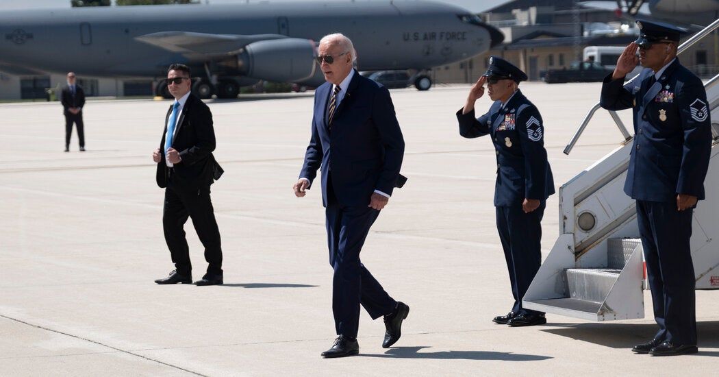 Biden Says He’ll Visit Hawaii After Deadly Wildfires
