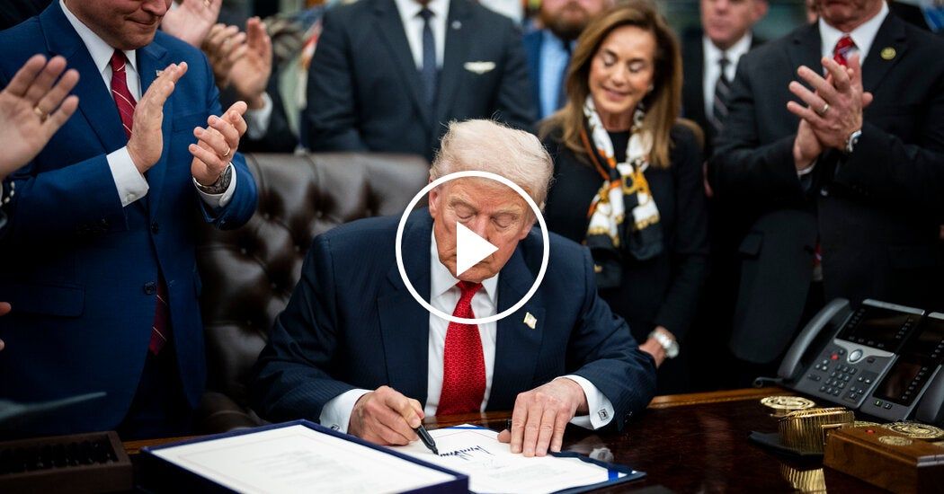 Video: Trump Signs Bill to End Government Shutdown