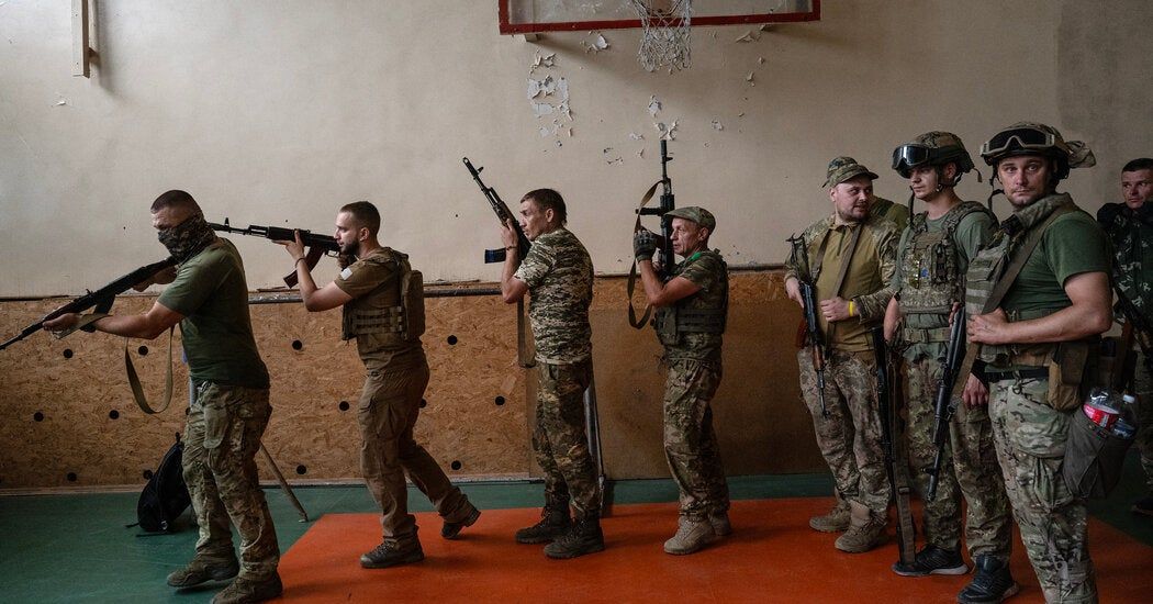 Inside Biden’s Reversal on Sending Long-Range Missiles to Ukraine