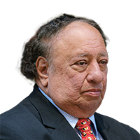 A headshot of John Catsimatidis