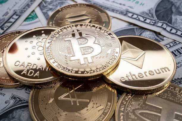 Analyst Drops ‘Realistic’ Price Predictions For Bitcoin, Ethereum, LINK, BNB, And Aptos