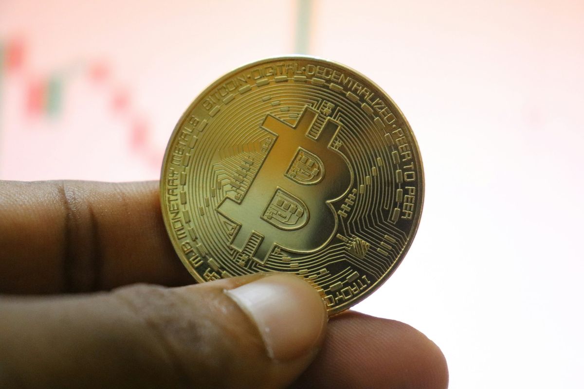 Bitcoin Faces Test After Venezuela Attack, But Analyst Sees No Major Pullback