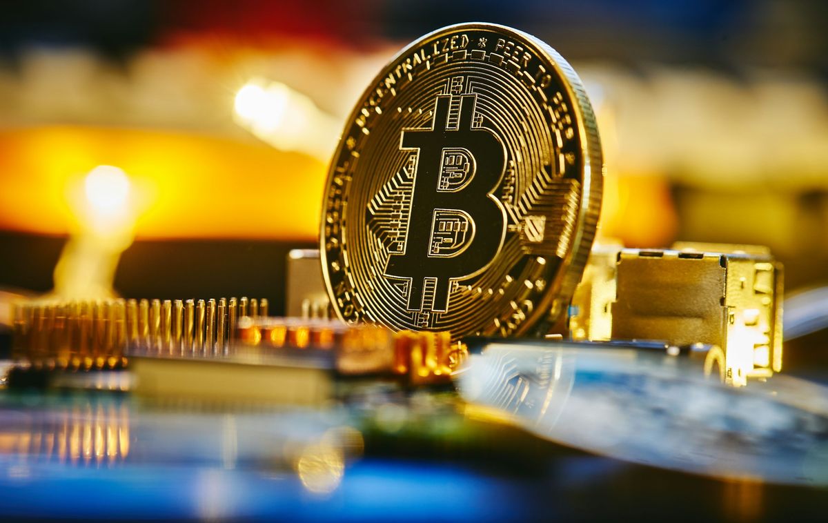 Here’s Why The Bitcoin Price Continues To Hold Steady Between ,000 And ,000