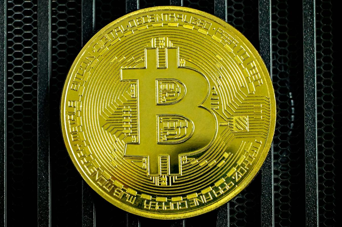 Bitcoin May Stay Outside Central Bank Vaults, Billionaire Says Bitcoin May Stay Outside Central Bank Vaults, Billionaire Says