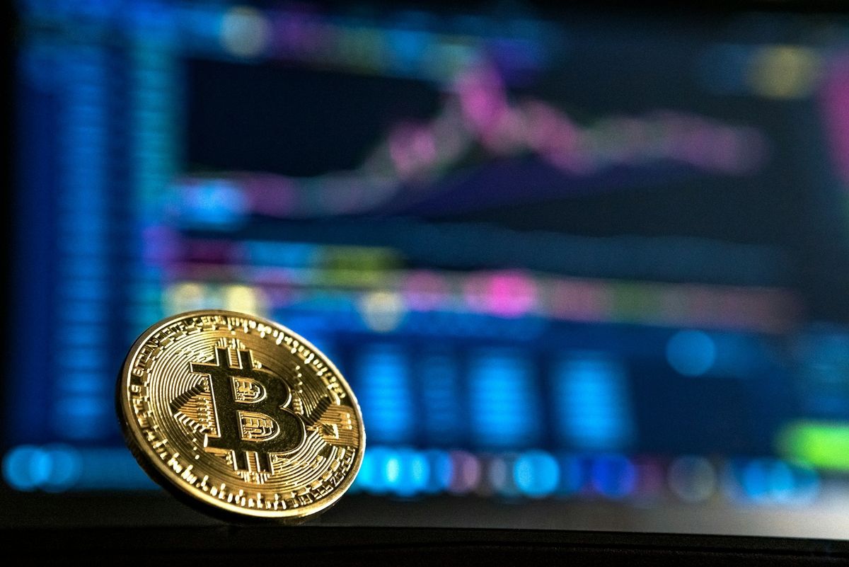 Bitcoin Holds Key Level Amid 8,000 Rejection, But Analysts Suggest Caution This Quarter