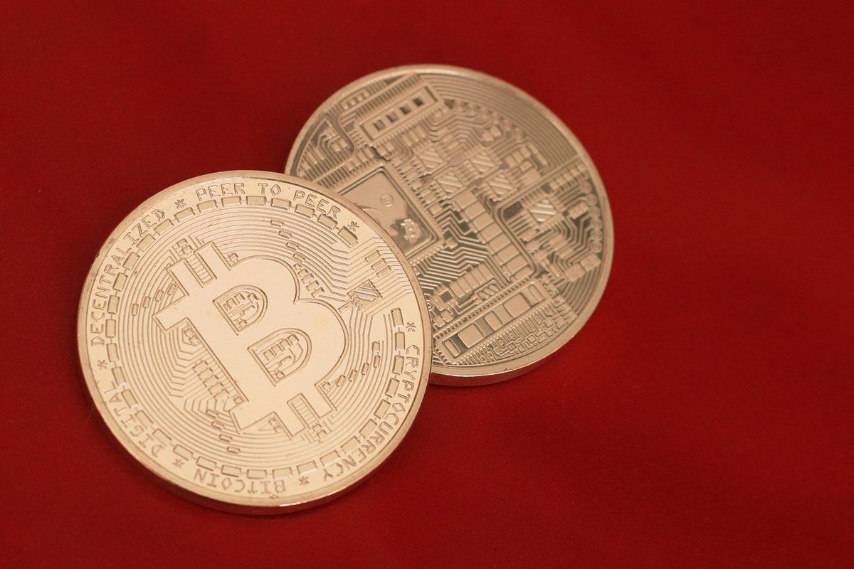 Bitcoin Macro Retracement Meets Mid-Range Battle – Will Bulls Reclaim Momentum?